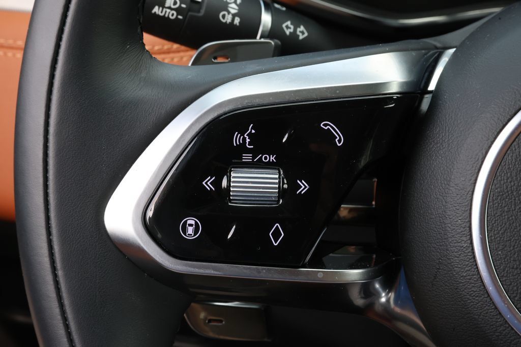 Certified 2026 Jaguar F-PACE R-Dynamic S AWD/4WD image 19
