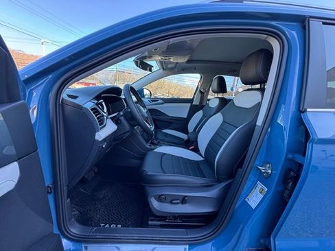 New 2026 Volkswagen Taos SEL image 27