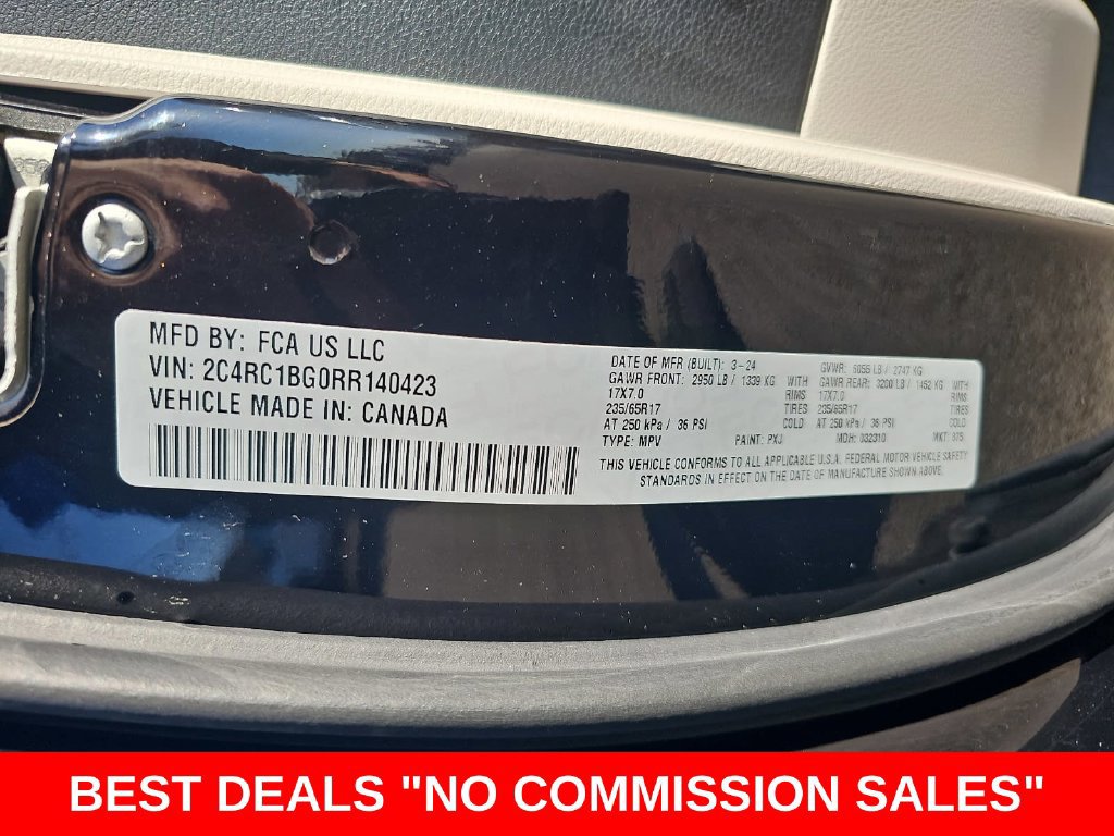 Used 2024 Chrysler Pacifica Touring-L FWD image 43
