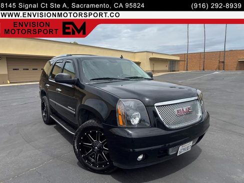 Used 2009 GMC Yukon Denali AWD/4WD image 1