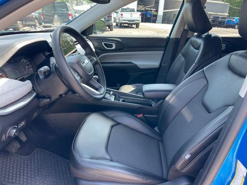 Used 2022 Jeep Compass Latitude w/ Convenience Group AWD/4WD image 9