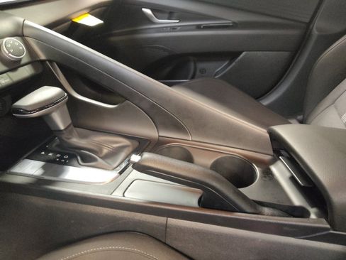 Used 2025 Hyundai Elantra SE FWD image 26