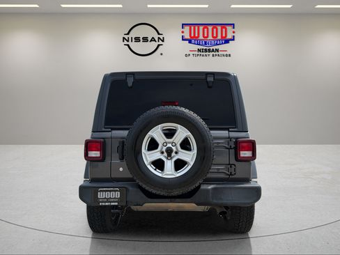 Used 2020 Jeep Wrangler Sport AWD/4WD image 3