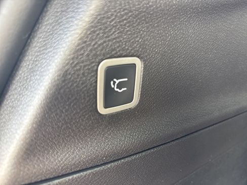 New 2026 Chrysler Pacifica Select w/ S Appearance Package FWD image 15