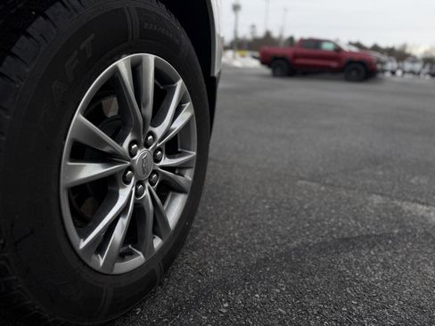 Used 2023 Cadillac XT5 Premium Luxury image 11