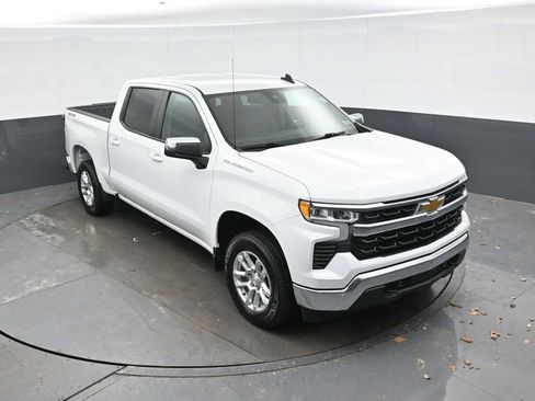 Used 2022 Chevrolet Silverado 1500 LT AWD/4WD image 33