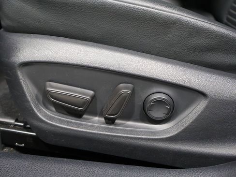 Used 2024 Toyota Camry SE image 10