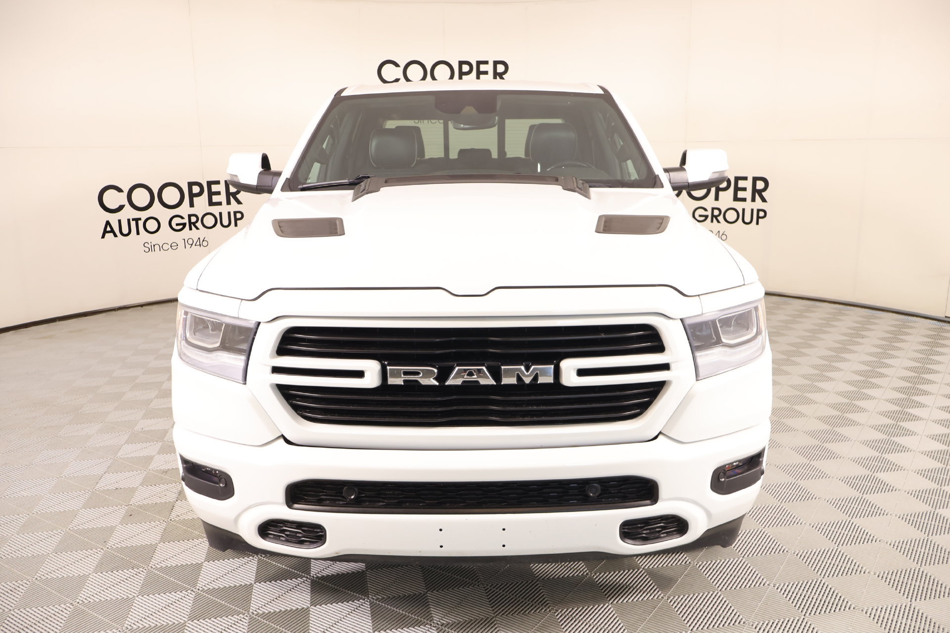 Used 2023 RAM 1500 Laramie AWD/4WD image 10