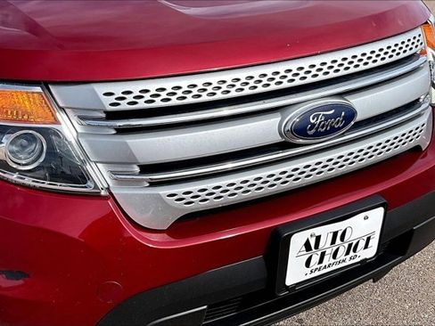 Used 2014 Ford Explorer XLT w/ Equipment Group 202A AWD/4WD image 32