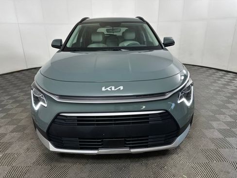 Used 2024 Kia Niro EX image 8