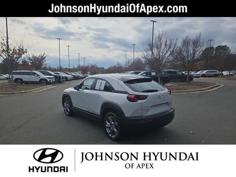 Used 2022 MAZDA MX-30 Electric w/ Premium Package image 17