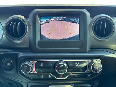 Used 2022 Jeep Wrangler Willys image 16