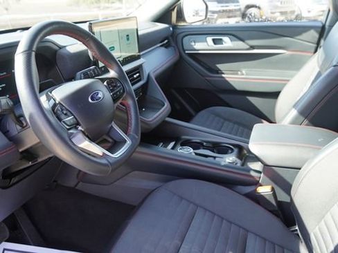 Used 2025 Ford Explorer ST-Line image 19