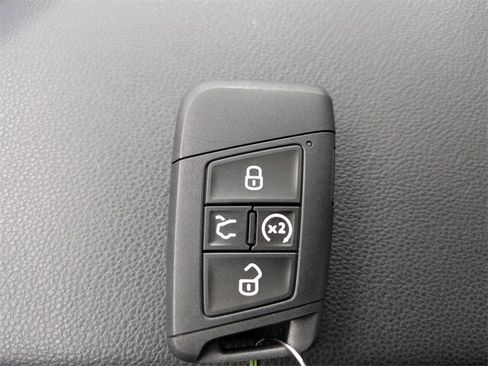 New 2026 Volkswagen Jetta SE image 31