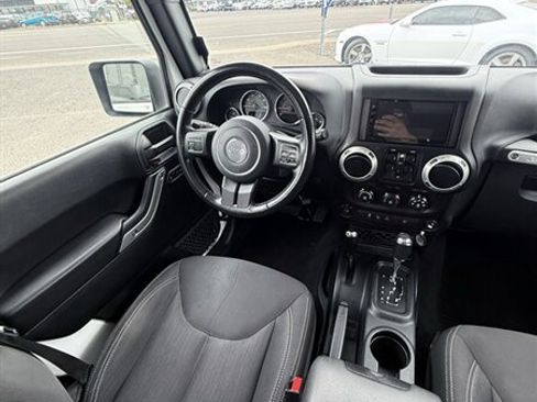 Used 2018 Jeep Wrangler Unlimited Sahara AWD/4WD image 18