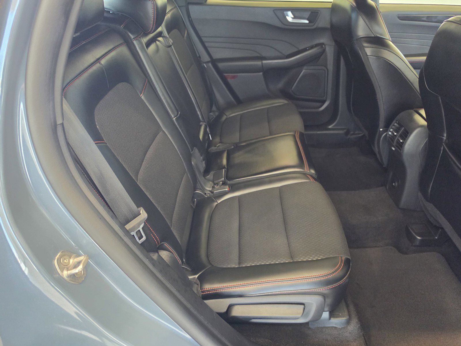 Used 2025 Ford Escape ST-Line FWD image 22