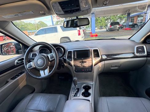 Used 2012 Jeep Grand Cherokee Laredo AWD/4WD image 12