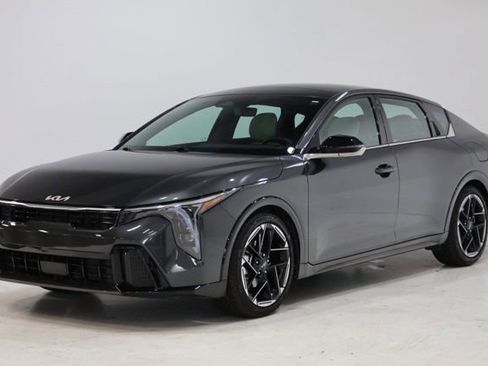 Used 2026 Kia K4 GT-Line w/ GT-Line Premium Package FWD image 3