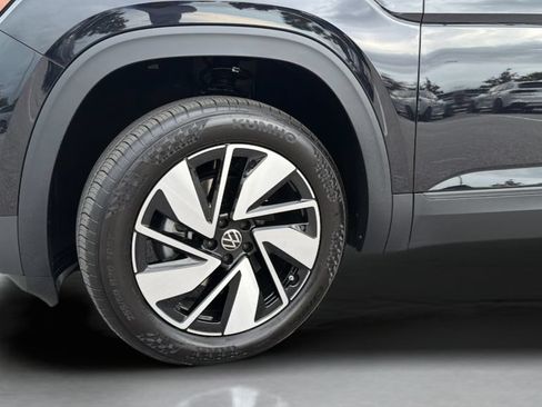 New 2026 Volkswagen Atlas SE FWD image 38