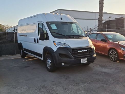 Used 2025 RAM ProMaster 3500 w/ Convenience Group FWD image 2