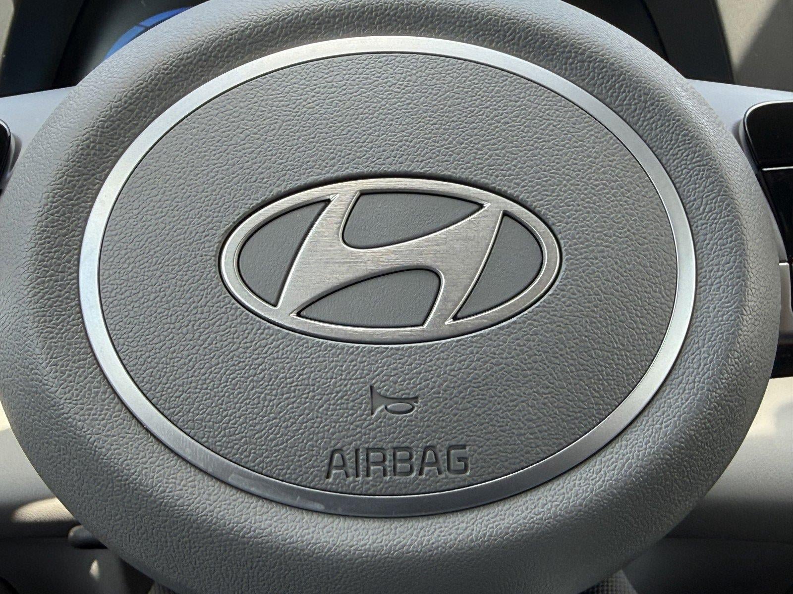 Used 2025 Hyundai Elantra Sport FWD image 19