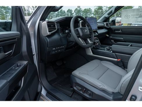 Used 2026 Toyota Tundra SR5 w/ SR5 Premium Package AWD/4WD image 10