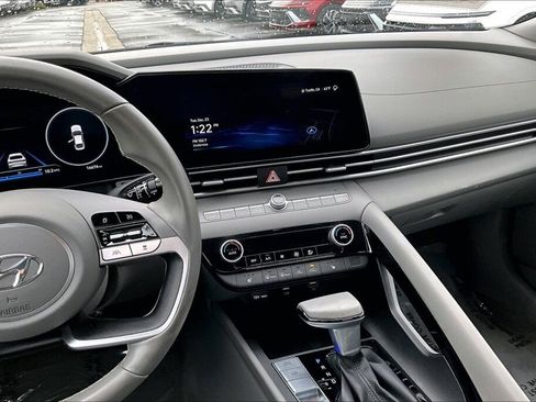 Certified 2023 Hyundai Elantra SEL w/ Convenience Package image 8