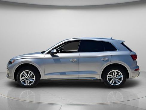 Used 2023 Audi Q5 2.0T Premium w/ Convenience Package AWD/4WD image 3