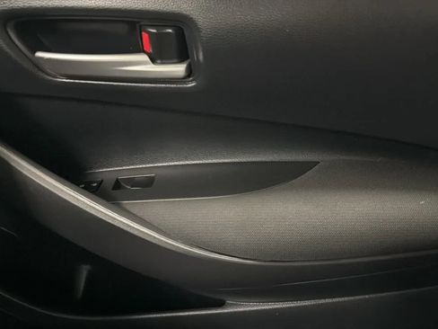 Used 2020 Toyota Corolla LE FWD image 17