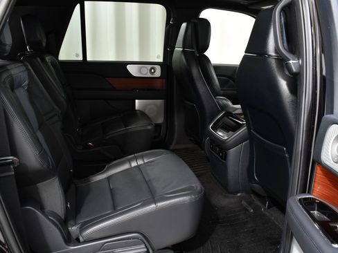 Used 2024 Lincoln Navigator L Reserve AWD/4WD image 19