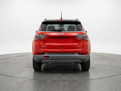 Used 2025 Jeep Compass Trailhawk AWD/4WD image 7