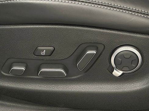 Used 2022 Genesis GV70 3.5T Sport w/ Sport Prestige Package AWD/4WD image 42