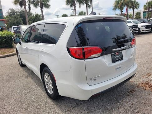 New 2026 Chrysler Voyager LX image 9
