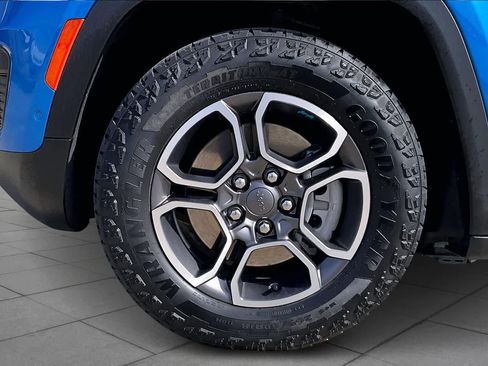 Used 2022 Jeep Grand Cherokee Trailhawk w/ Advanced Protech Group II image 11