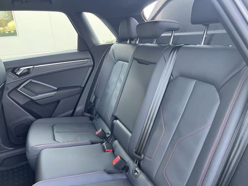 Certified 2025 Audi Q3 2.0T Premium Plus image 33