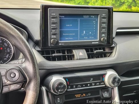 Used 2022 Toyota RAV4 XLE FWD image 14