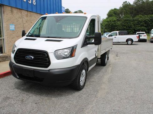 Used 2019 Ford Transit 250 138 RWD image 3