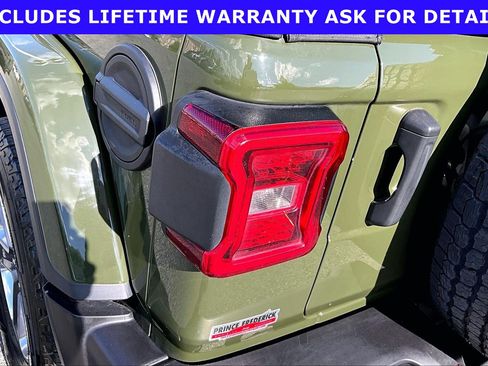 Used 2021 Jeep Wrangler Unlimited Sahara w/ Safety Group AWD/4WD image 24