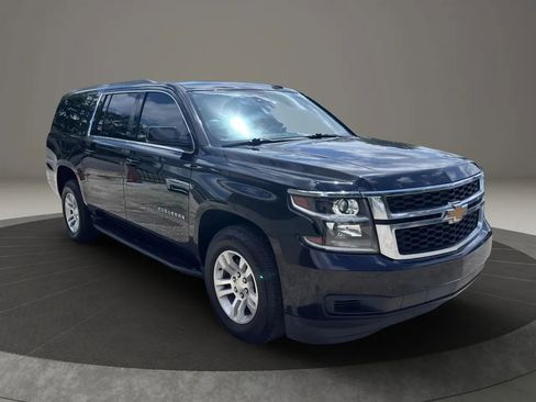 Used 2018 Chevrolet Suburban LT image 7