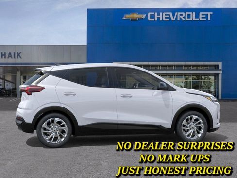 New 2027 Chevrolet Bolt LT w/ Comfort Package FWD image 5