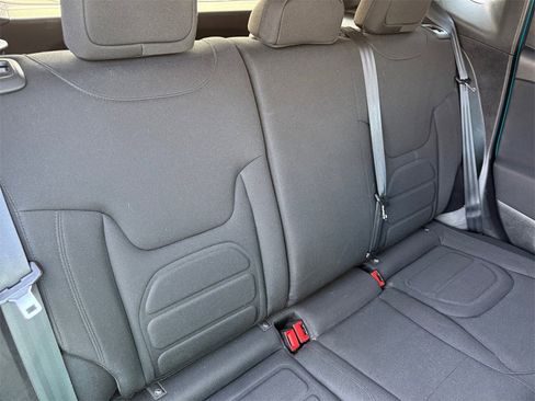 Used 2021 Jeep Renegade Latitude image 16