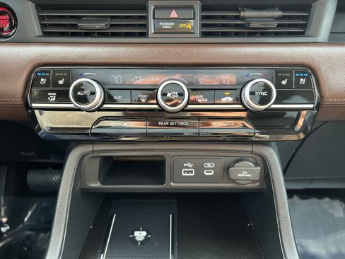 Used 2023 Honda Pilot Elite image 21