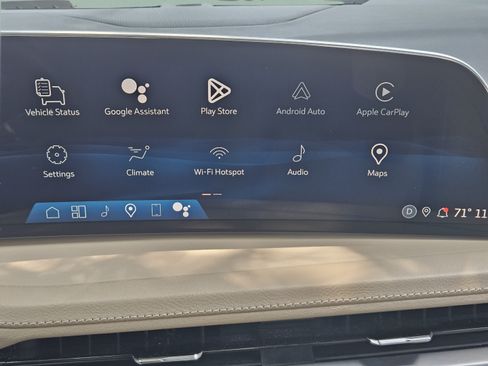 Used 2024 Cadillac XT4 Luxury w/ Cold Weather Package FWD image 9