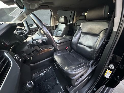 Used 2019 Chevrolet Suburban LT image 36