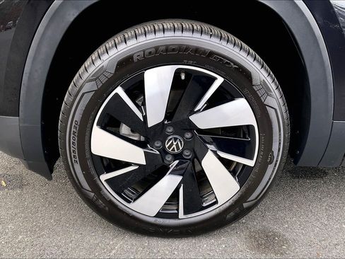 Used 2025 Volkswagen Atlas Cross Sport SE AWD/4WD image 10