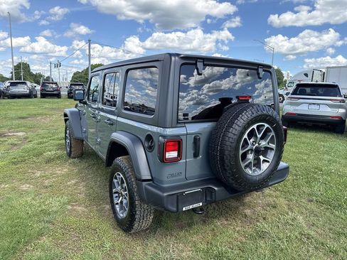 Used 2025 Jeep Wrangler Unlimited Sport AWD/4WD image 12