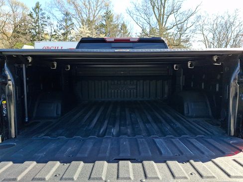 Used 2023 GMC Sierra 1500 SLT w/ SLT Premium Package image 31