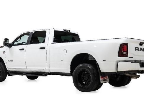 Used 2026 RAM 3500 Big Horn AWD/4WD image 4