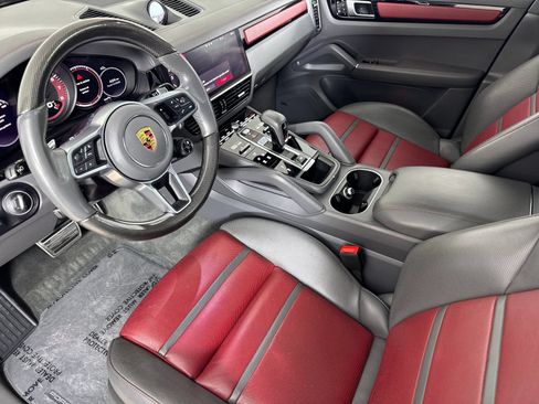 Certified 2021 Porsche Cayenne GTS AWD/4WD image 5