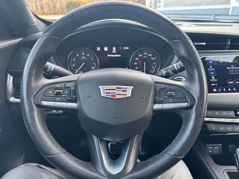 Used 2022 Cadillac XT4 Sport w/ Comfort Package image 17